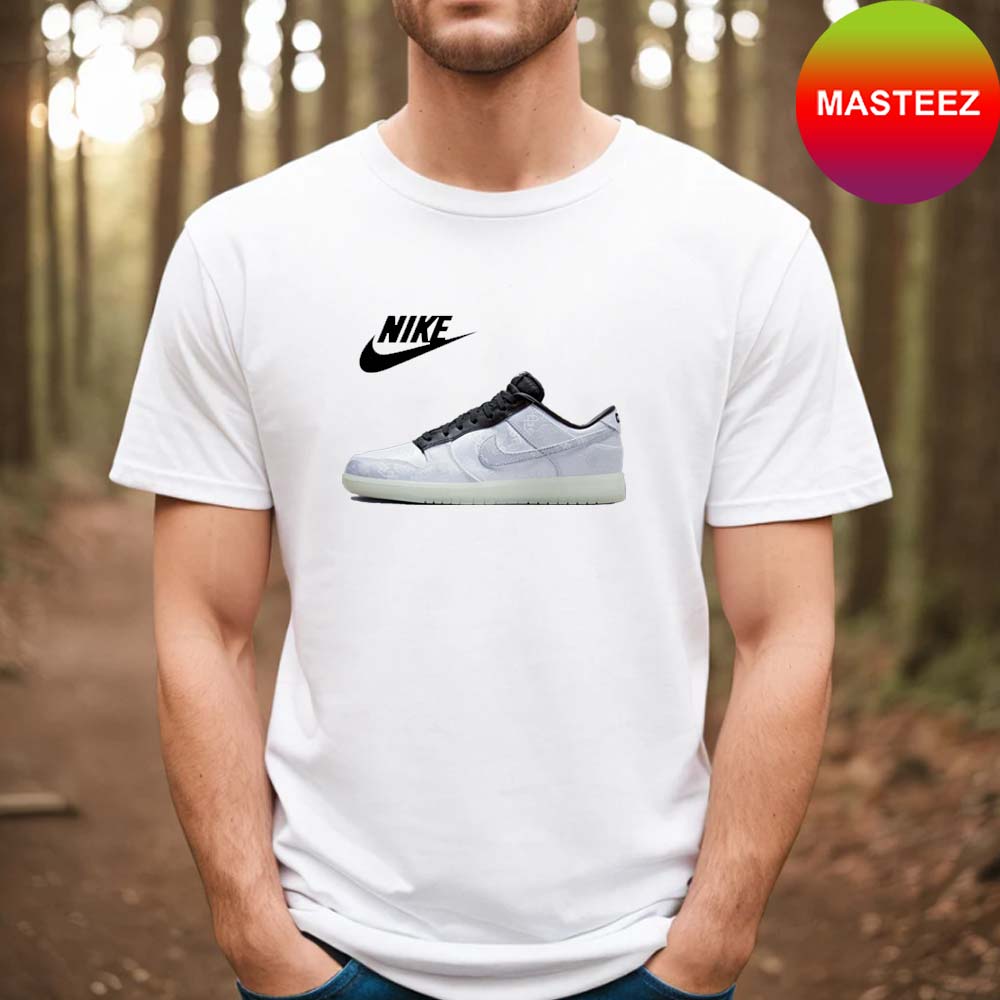 Clot x Fragment x Nike Dunk Low Logo Fan Original T-shirt - Masteez