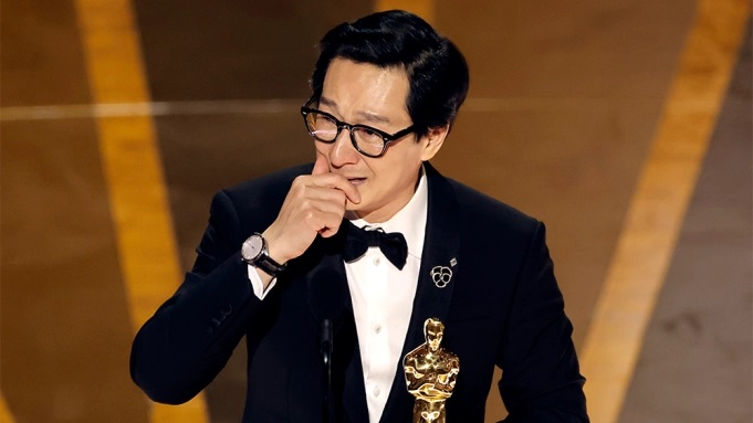 Ke Huy Quan Best Supporting Actor Win Oscars 2