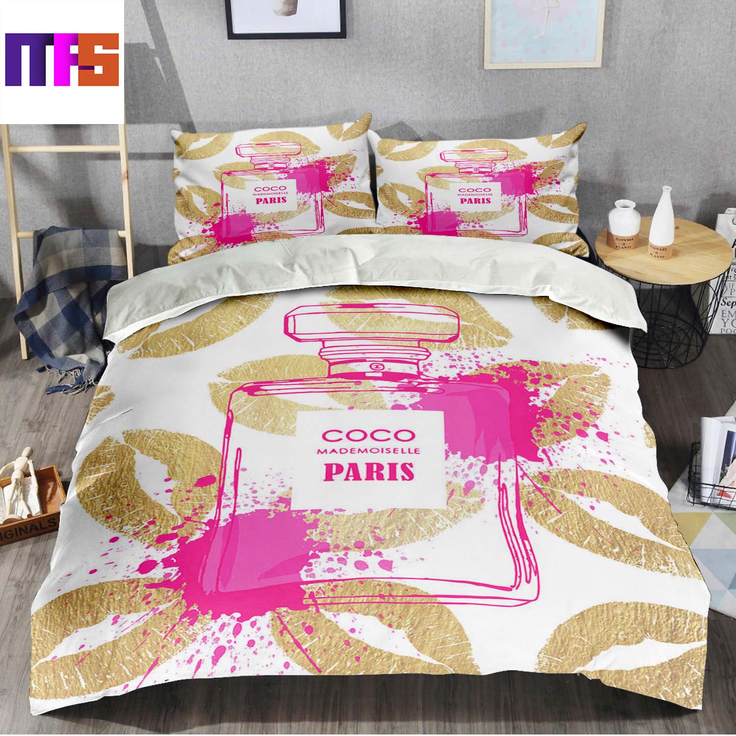 Best Chanel No.5 Pink Perfume Bottle With Golden Lips Pattern In White  Background Queen Bedding Set - Masteez