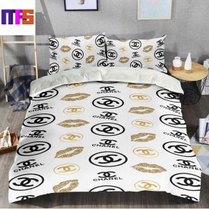 Best Chanel Signature Logo Pattern With Golden Lips In White Background Queen Bedding Set
