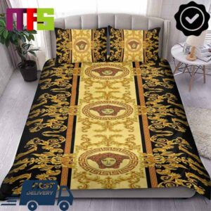 Versace Golden Versace Barocco In Black Background Luxury Bedding Set