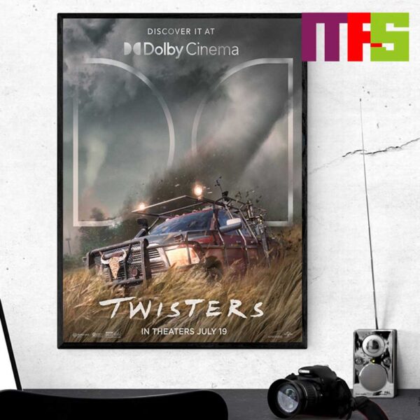 Poster Film Twisters On July 19th 2024 Discovery It At Dolby Cinema Home Decor Poster Canvas